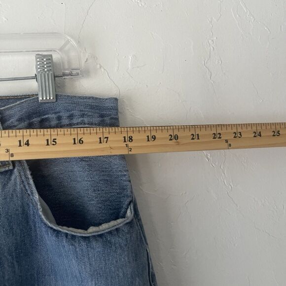 Levi's 501 Mens Size 38 X 36 Light Wash Button Fly 100 Cotton Straight Leg Jeans - Picture 9 of 10